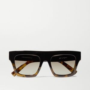 LE SPECS sunglasses
D-frame tortoiseshell acetate